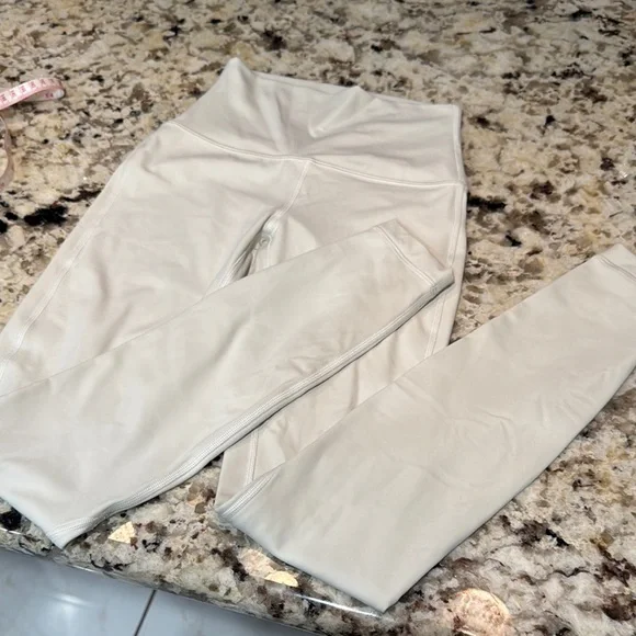 Lululemon Cream High-Waisted Leggings - Picture 2 of 5